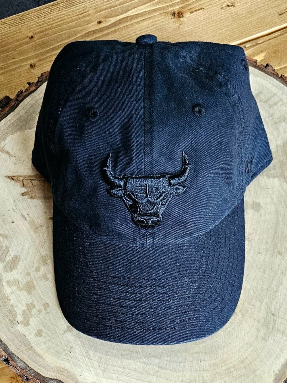 47 Brand Chicago Bulls Black Monochrome Logo Hat – Adjustable